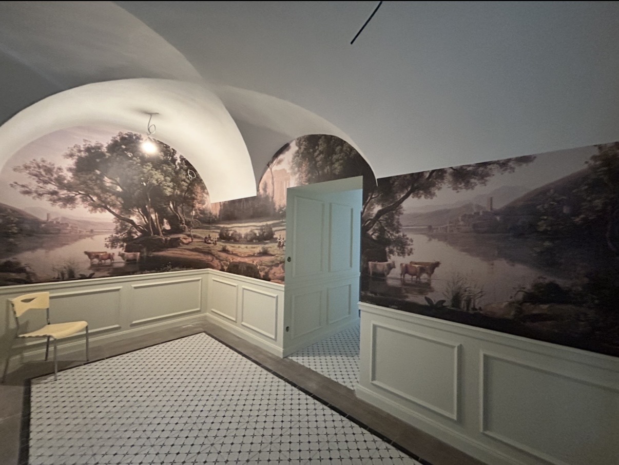 Miestnosť s panoramatickou krajinnou fototapetou